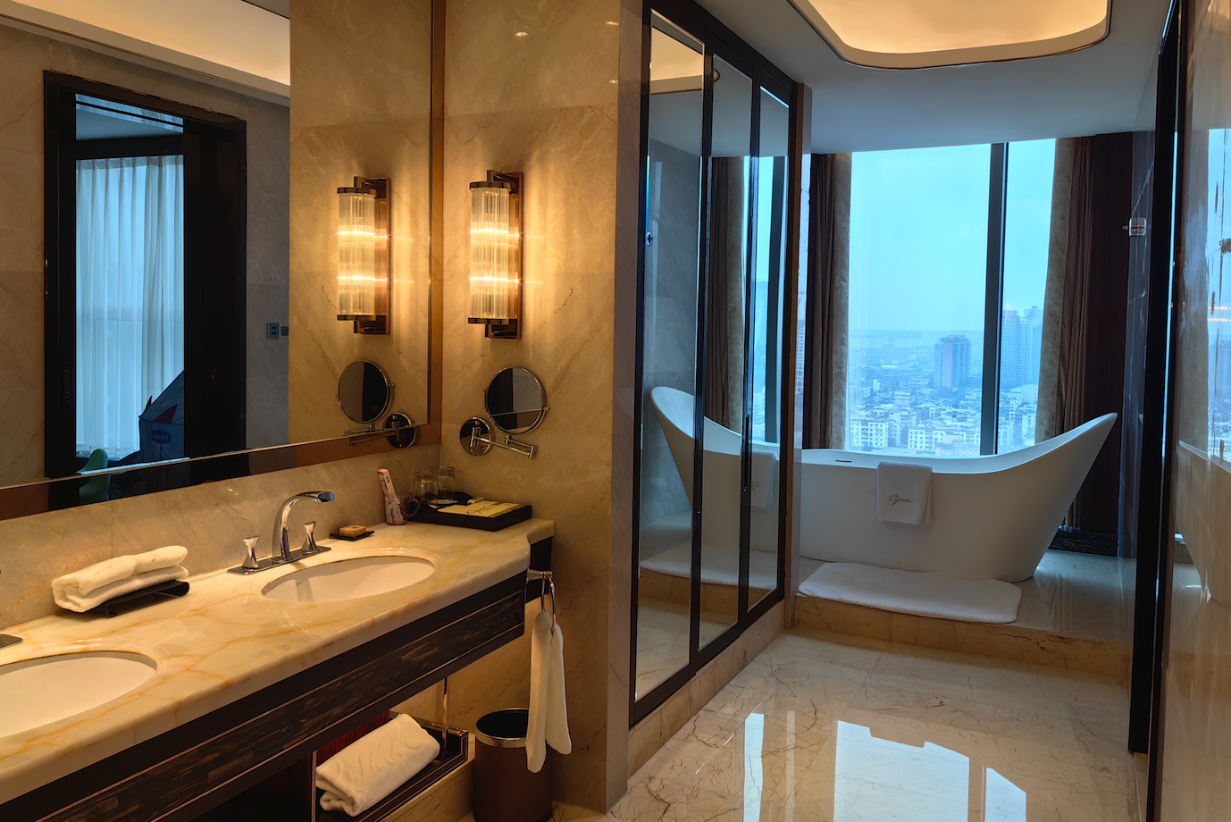 行政观景家庭房