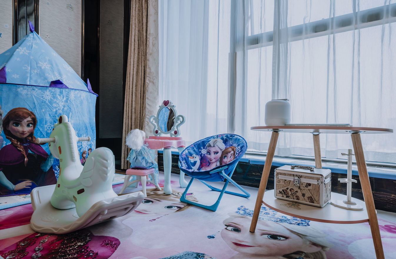 行政亲子房-冰雪奇缘